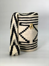 Tinaja Con Prendedor Mediana 27 x 22