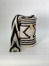 Tinaja Con Prendedor Pequeña 22 x 18