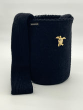 Exclusive Prendedor Unicolor Negra Pequeña 22 x 18