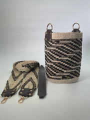 Arhuaca Mediana Premium Cuero 25x25