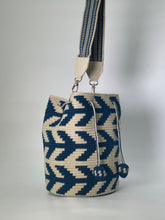 Mochila mediana diseño Gaza exclusive 22x24