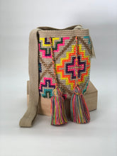 Wayuú Mediana Pedrería Matizada 22 x 21