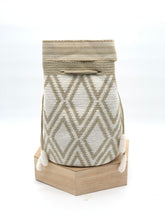 Wayuú Diseño Cordón Lateral Grande 29 x 29