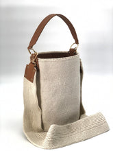 Lana Premium Exclusive Unicolor blanca Mediana 28 x 24