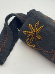 Embroidered Palm 21 x 20