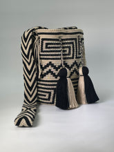 Wayuu Medium Rhinestones 22 x 21
