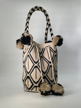 Wayuú Trenza y Borla 29 x 29