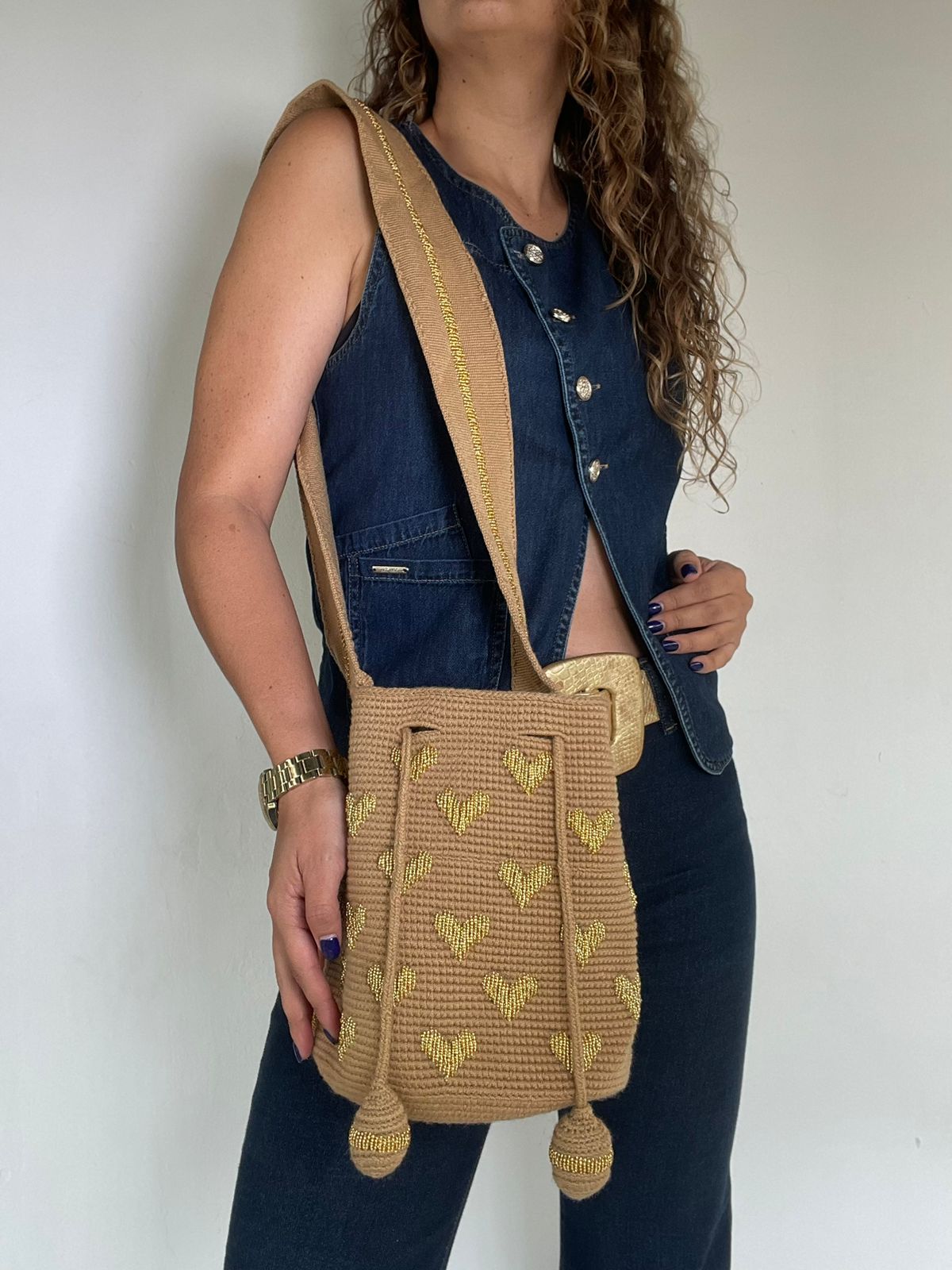 Wayuu Embroidered Hearts Medium 22 x 23