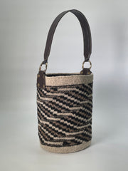 Arhuaca Mediana Premium Cuero 25x25