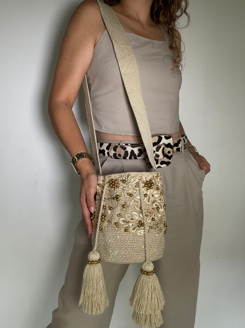 Medium Wayuu embroidery 22 x 22