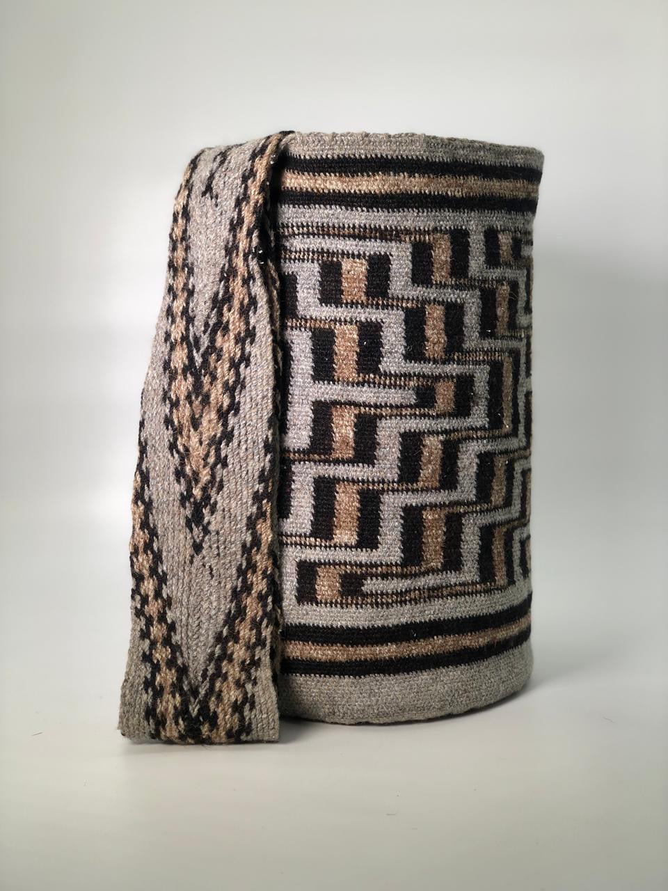 Arhuacas Grandes 33 x 28