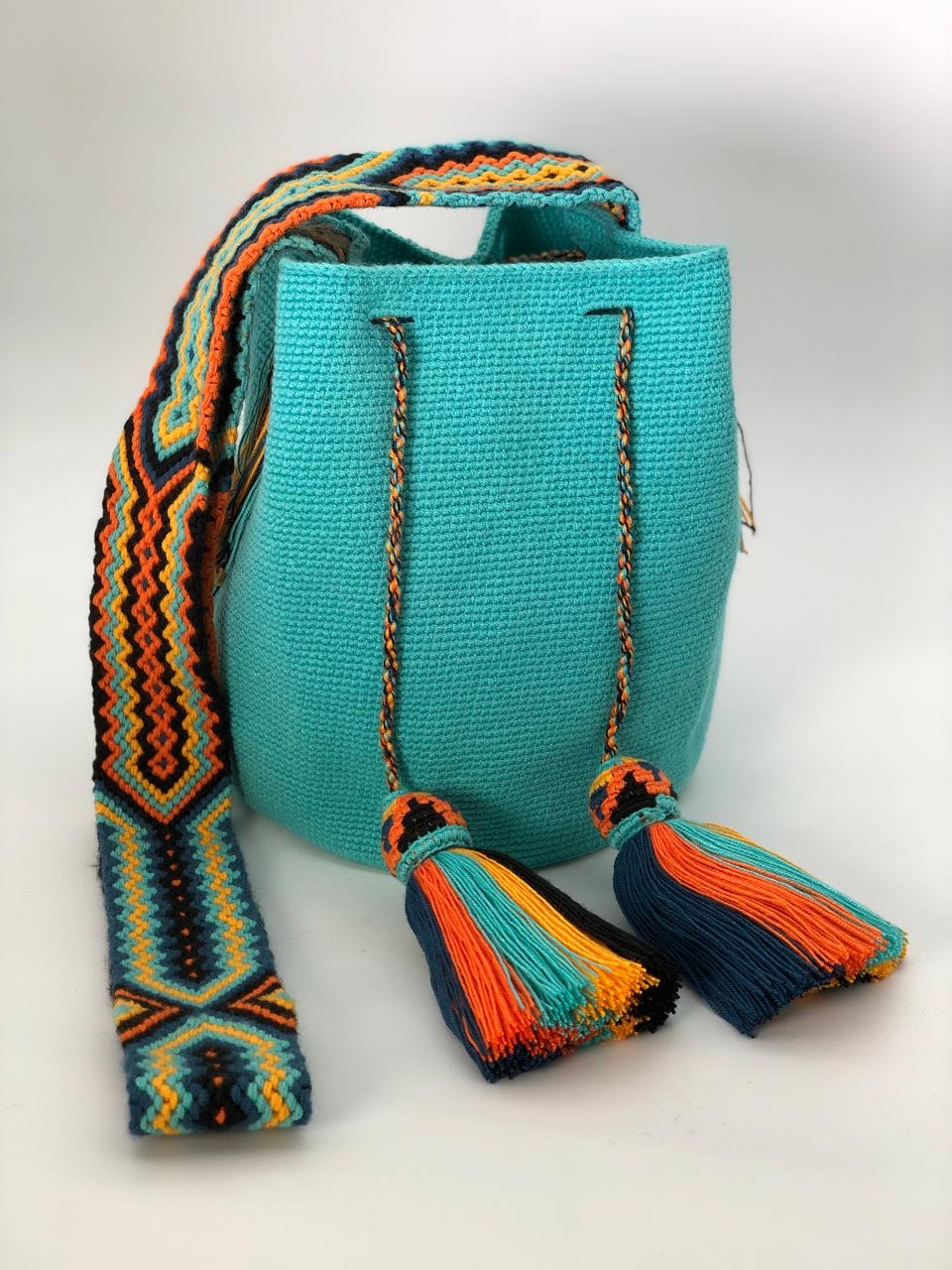 Wayuu Large Solid Color Traditional Macrame Garland 29 x 29