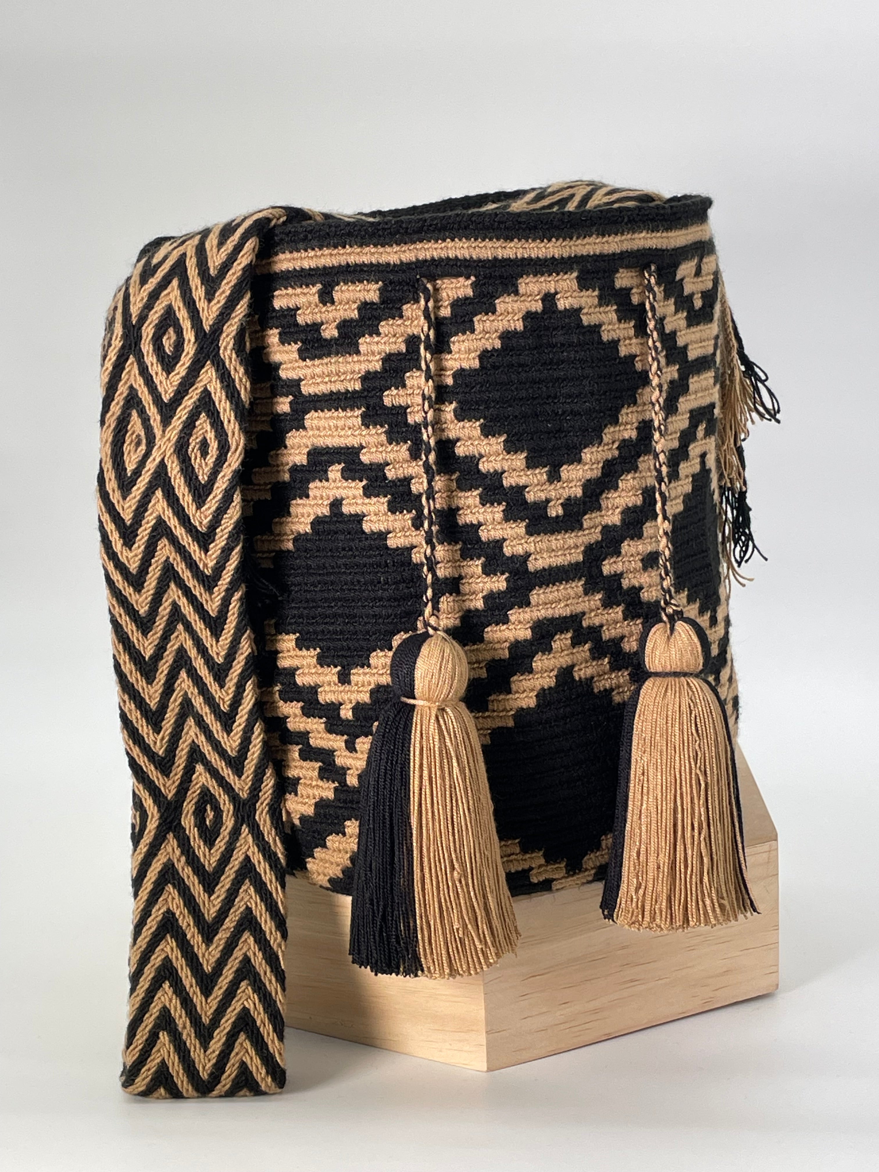 Wayuu Large Traditional Design 29 x 29