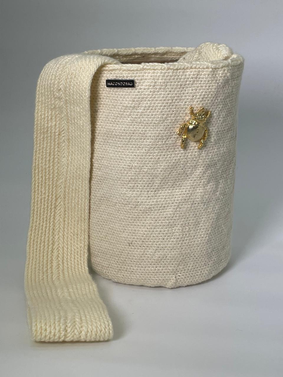 Exclusive Prendedor Unicolor Blanco Hueso Pequeña 22 x 18