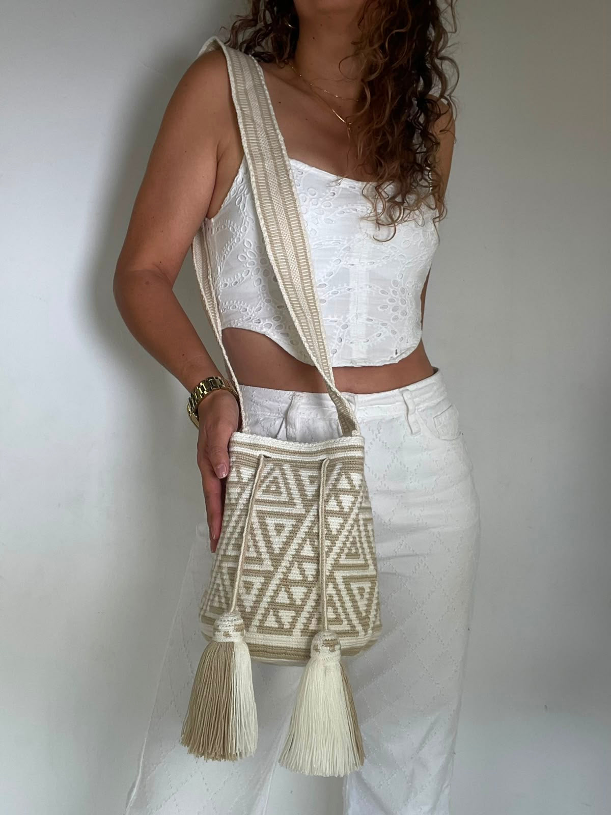Wayuu Medium Exclusive Design 22 x 21