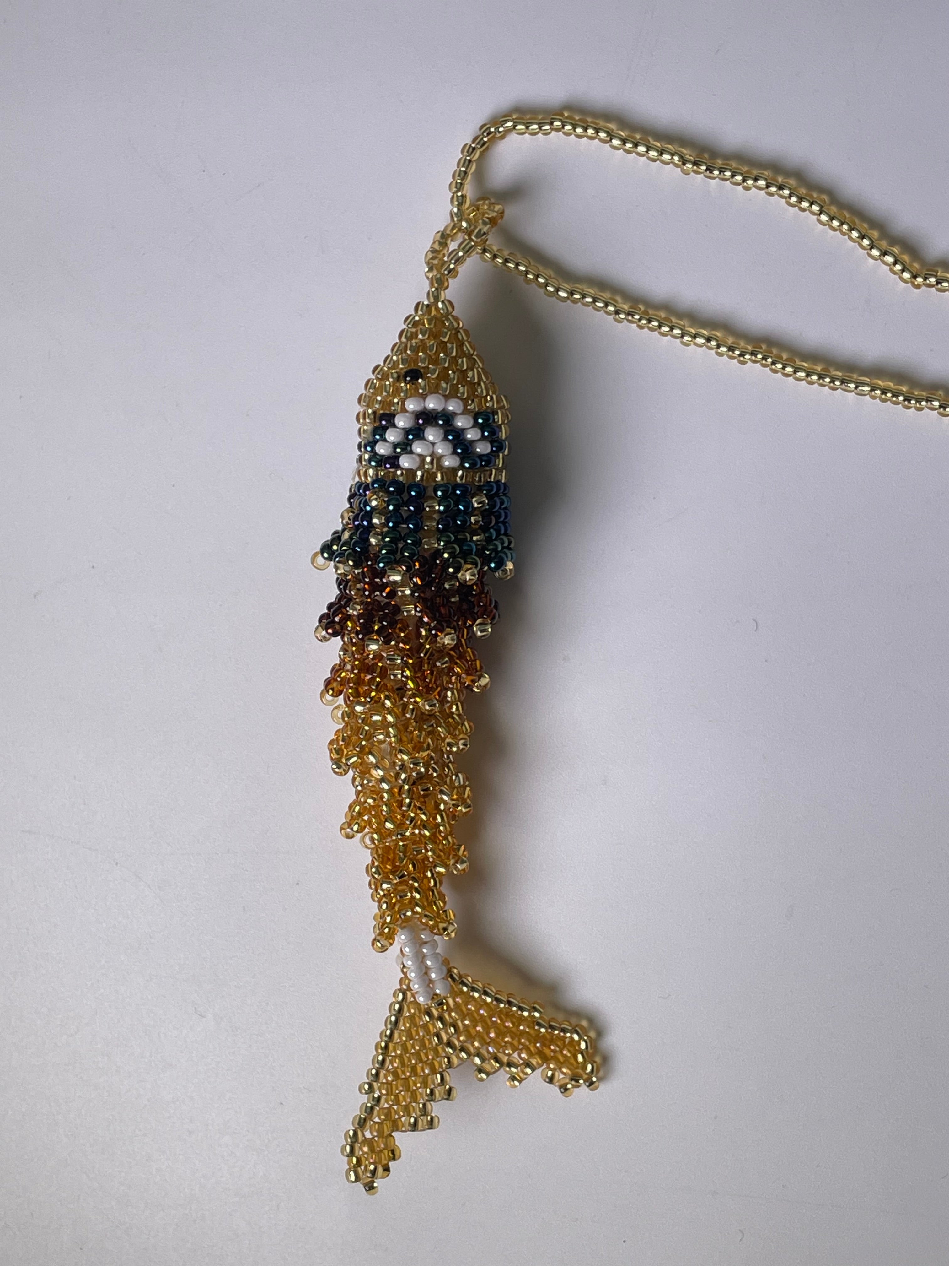 Collar Pez Macondo Mostacilla