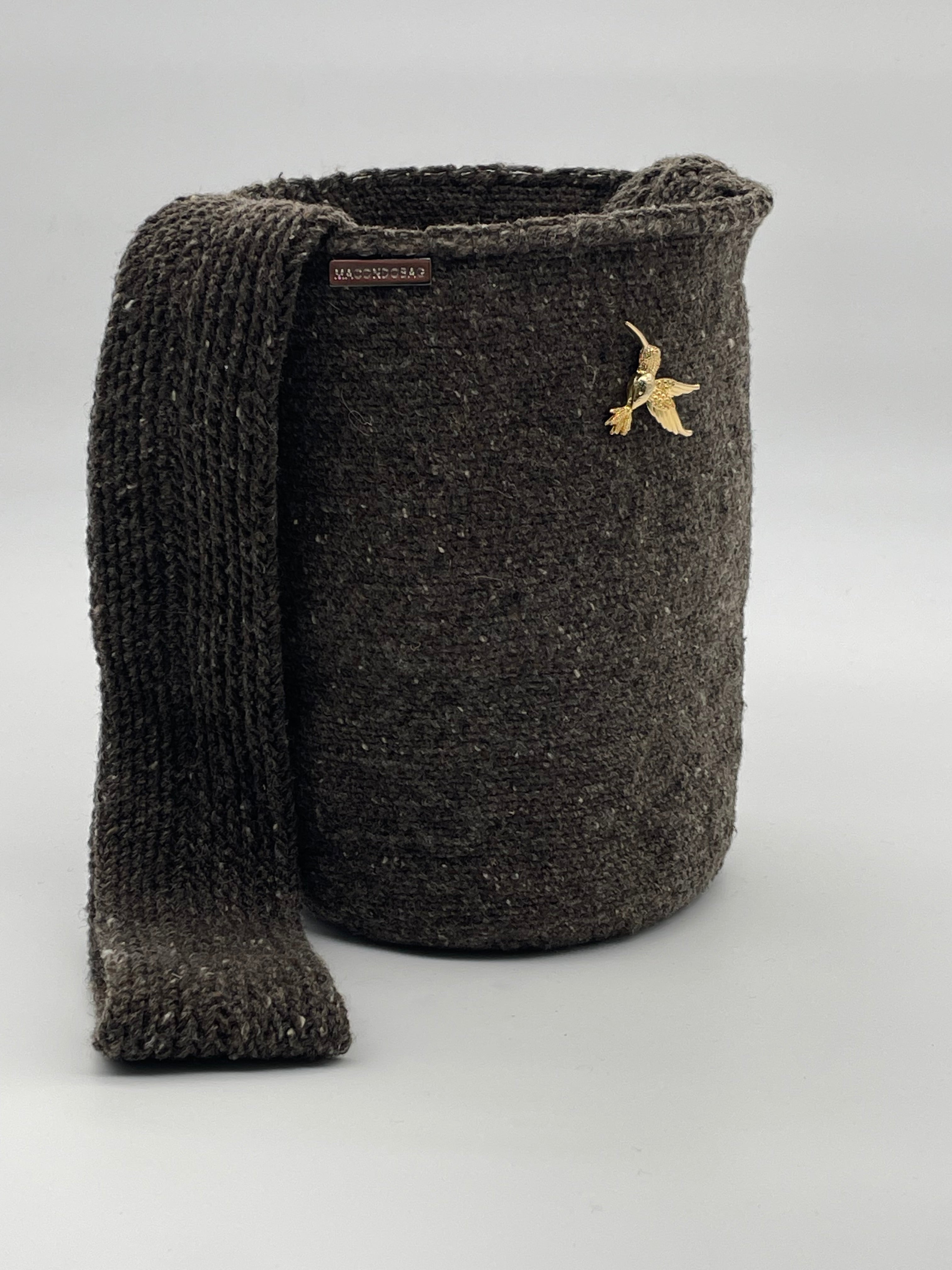 Exclusive Prendedor Unicolor Gris Oscuro Pequeña 22 x 18