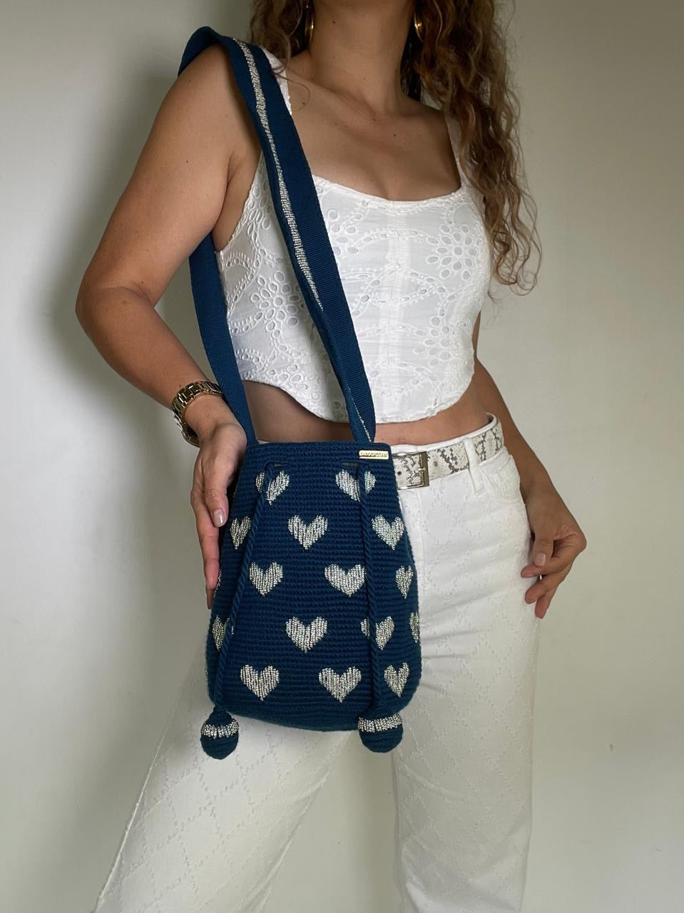 Wayuu Embroidered Hearts Medium 22 x 23
