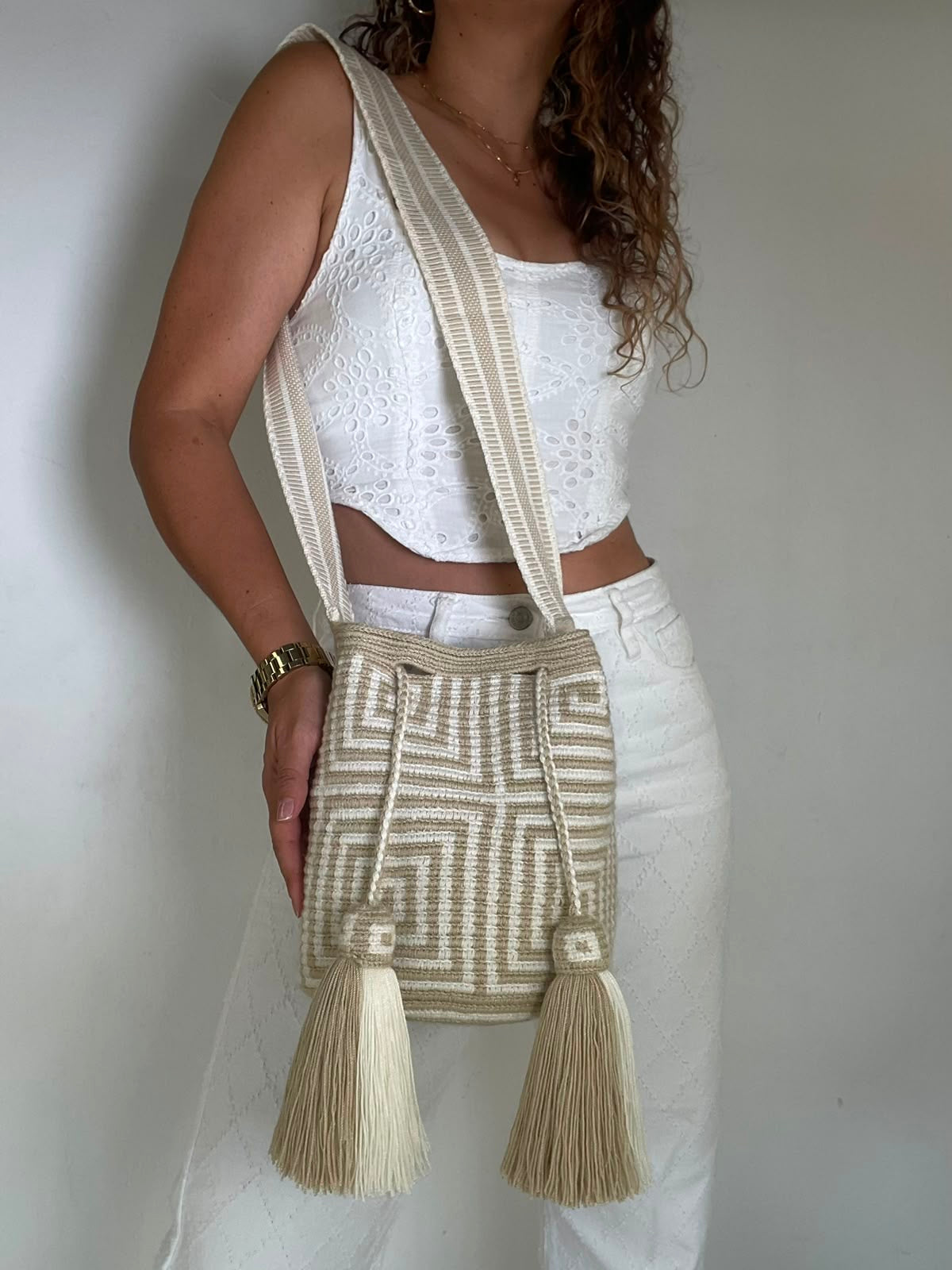 Wayuu Medium Exclusive Design 22 x 21