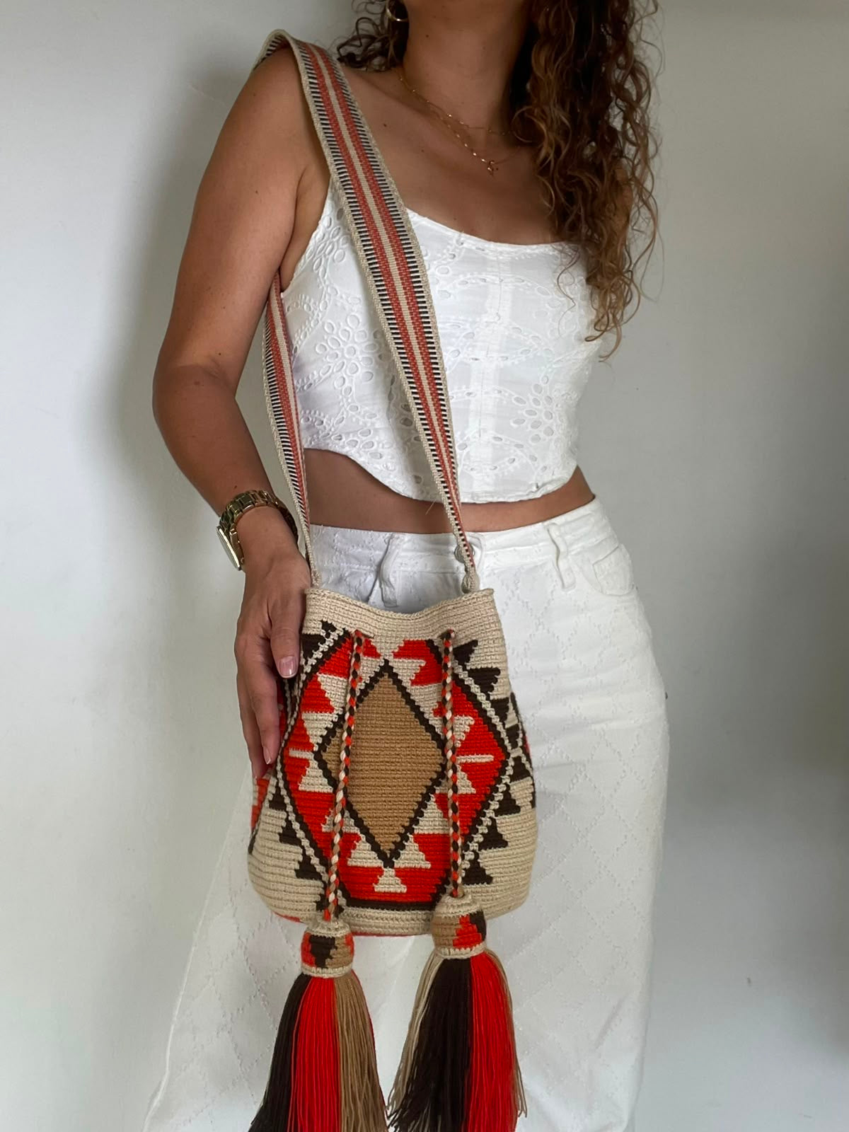 Wayuu Medium Exclusive Design 22 x 21