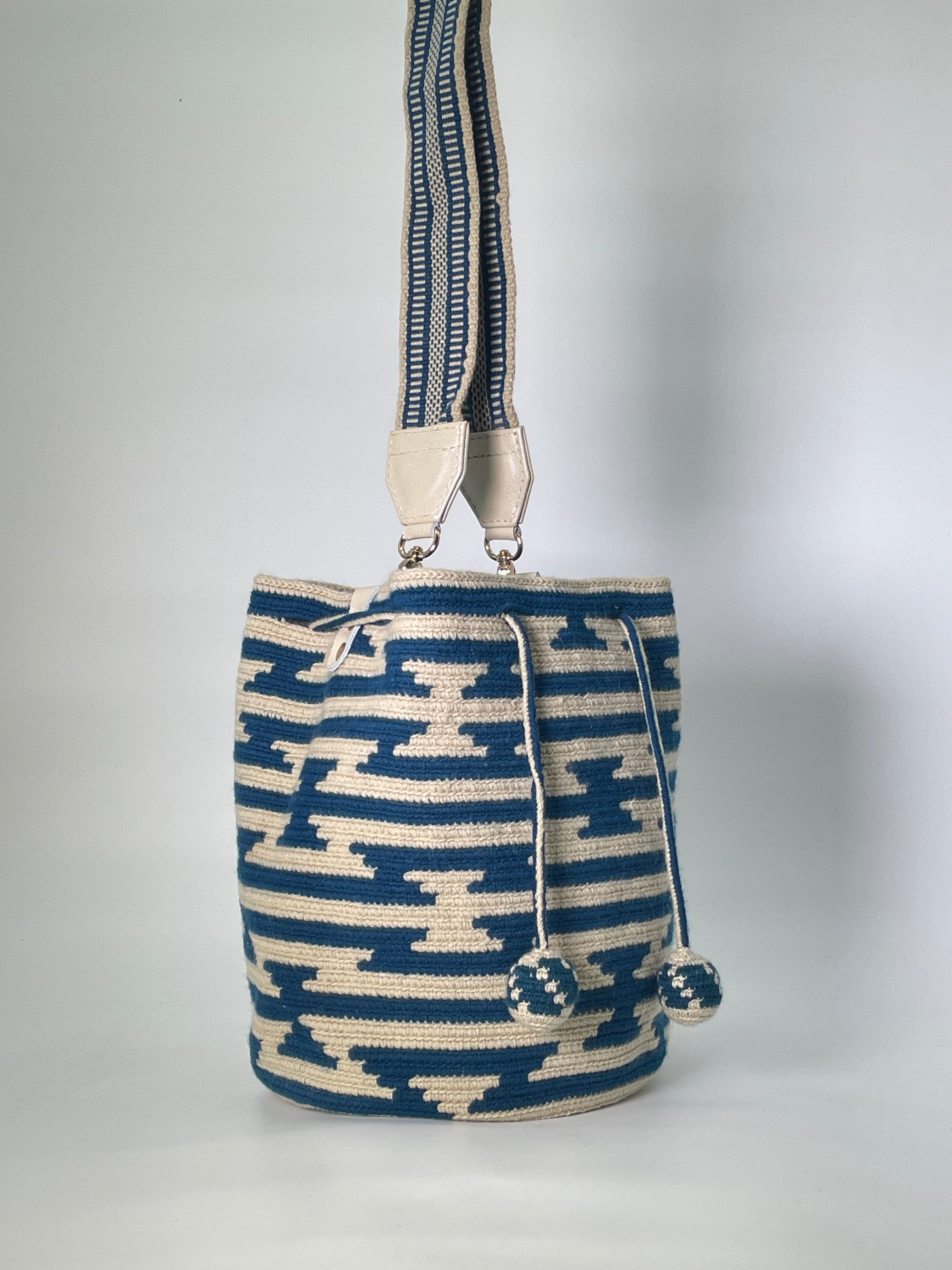 Mochila mediana diseño Gaza exclusive 22x24