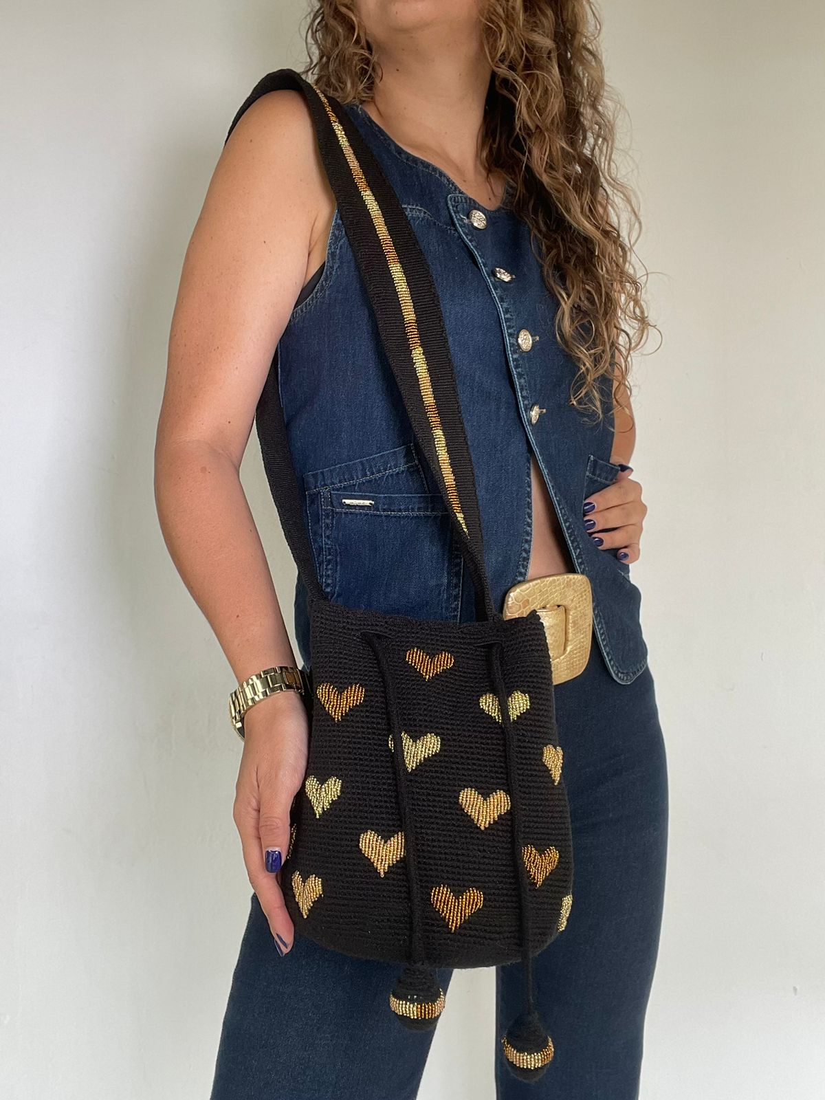 Wayuu Embroidered Hearts Medium 22 x 23
