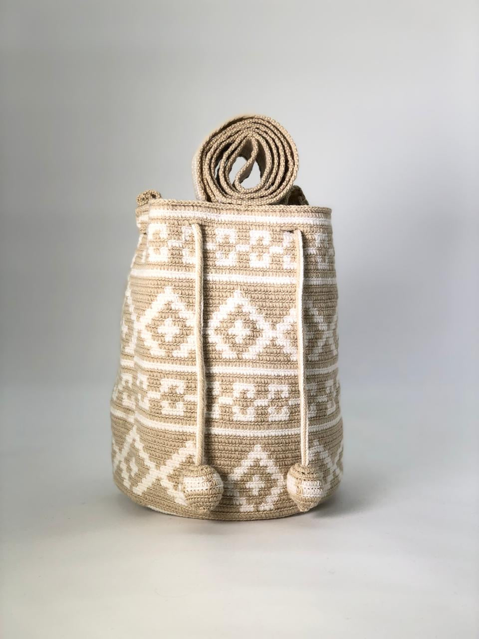Wayuú Mediana Exclusive Nudos 22 x 21