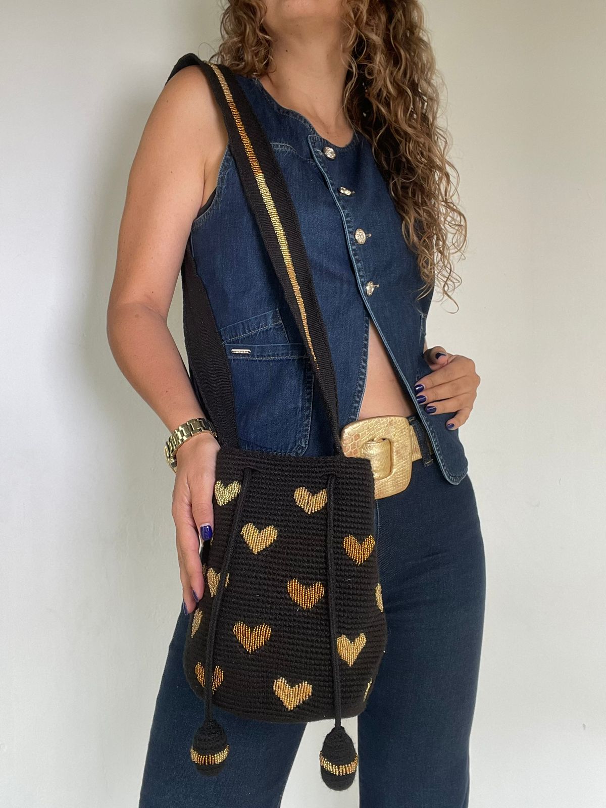 Wayuu Embroidered Hearts Medium 22 x 23