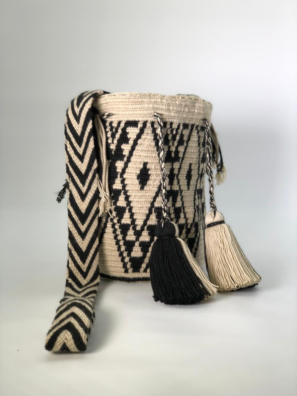 Wayuú Mediana tradicional 22 x 21