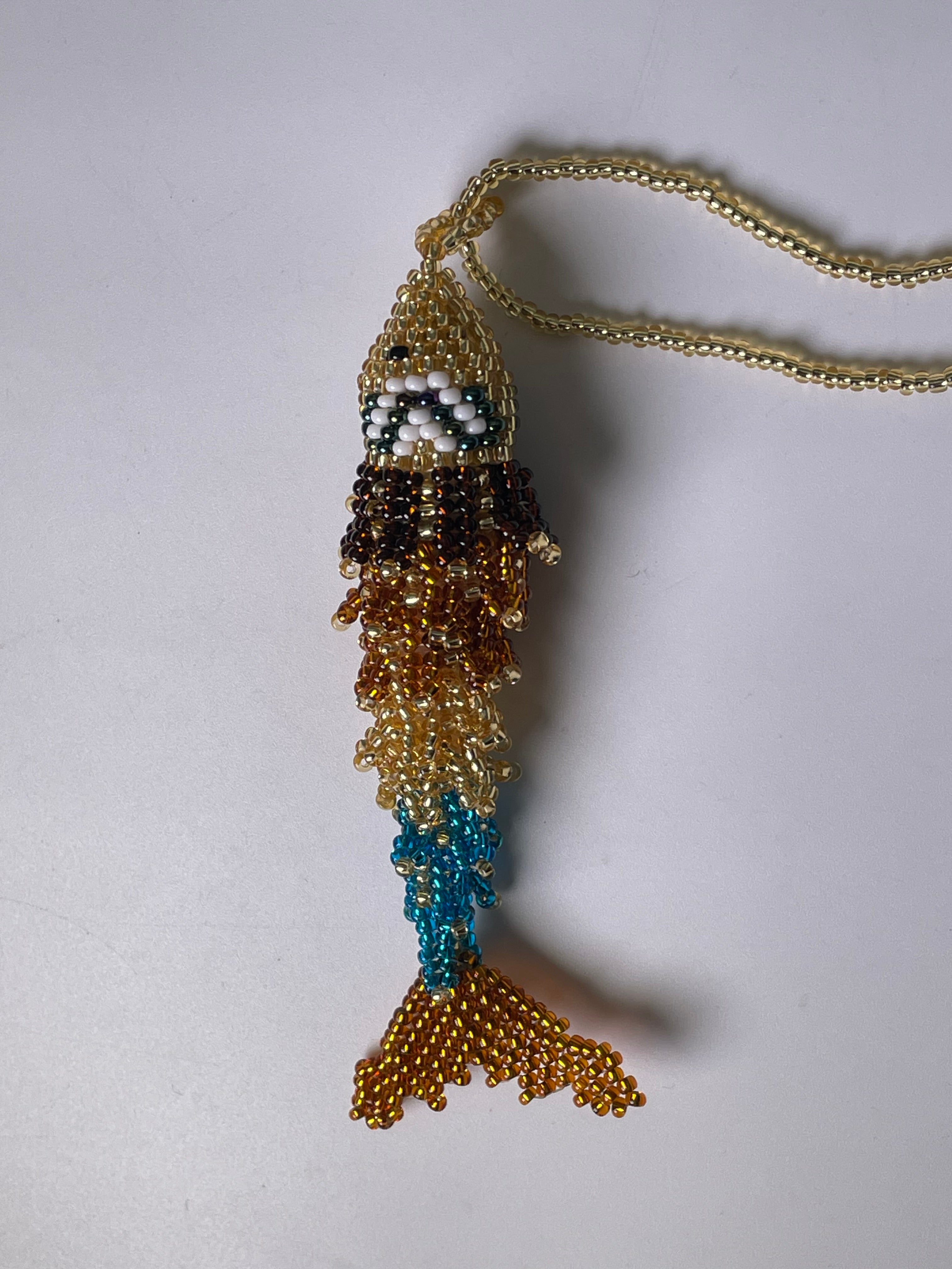 Collar Pez Macondo Mostacilla