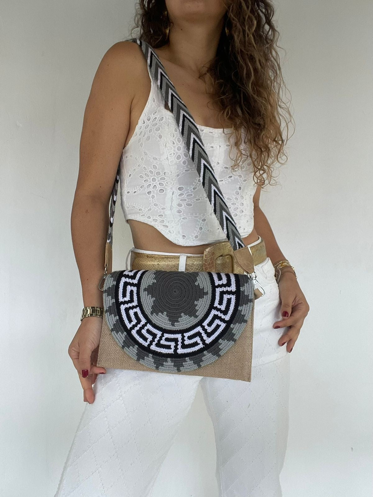 Sobre Exclusive Gaza 17 x 27