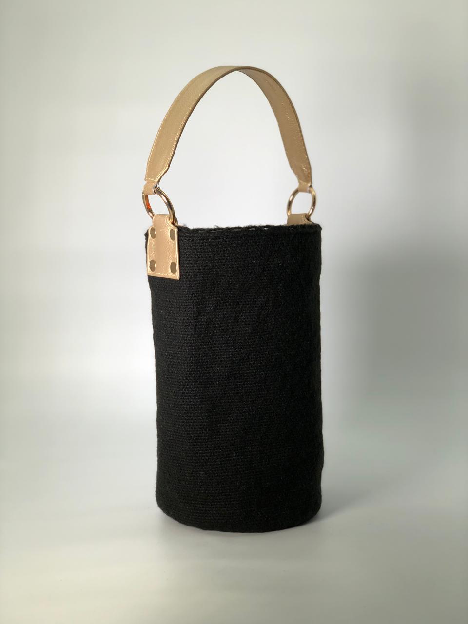 Lana Premium Exclusive Unicolor Negra Mediana