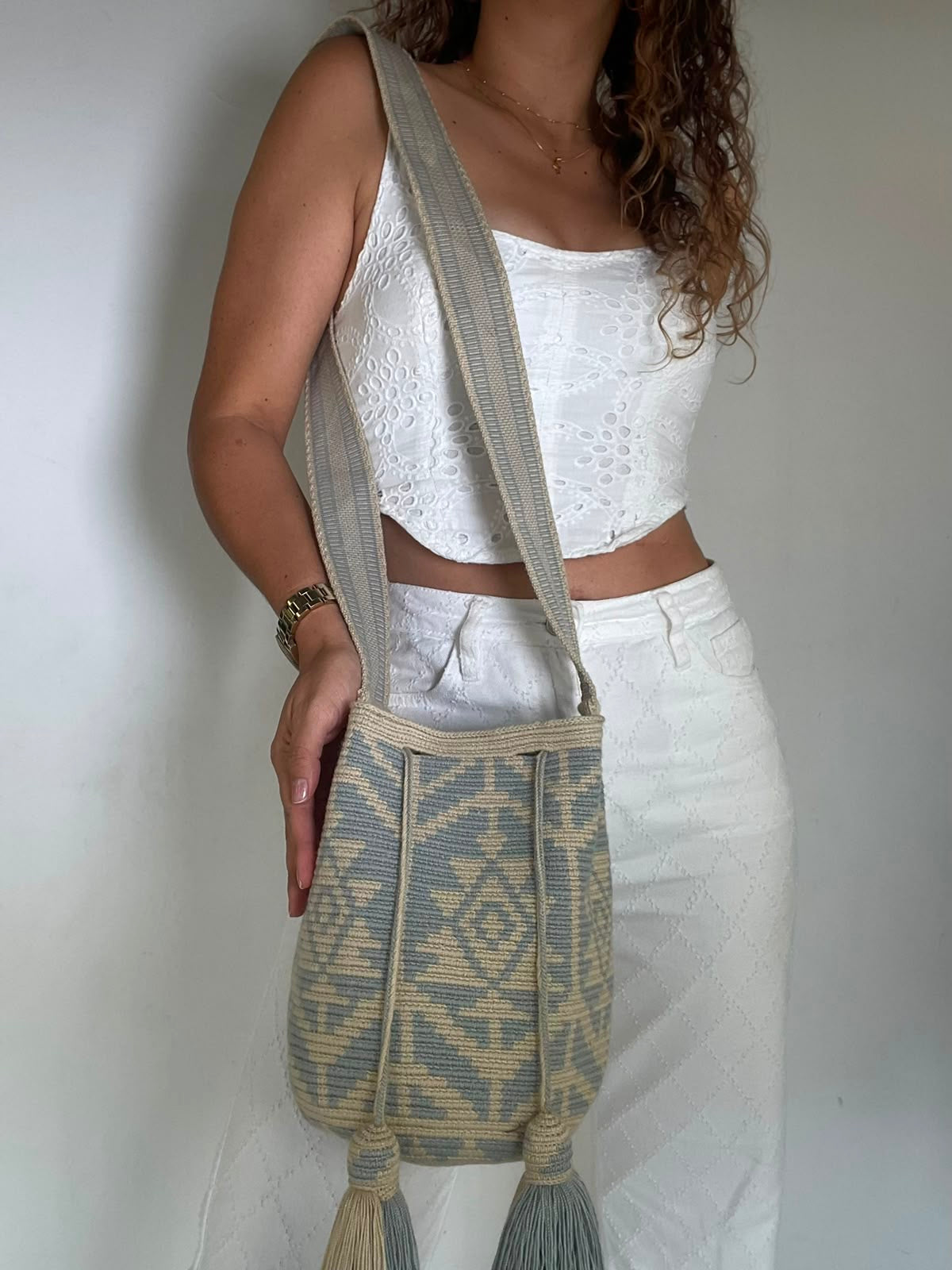 Wayuu Medium Exclusive Design 22 x 21