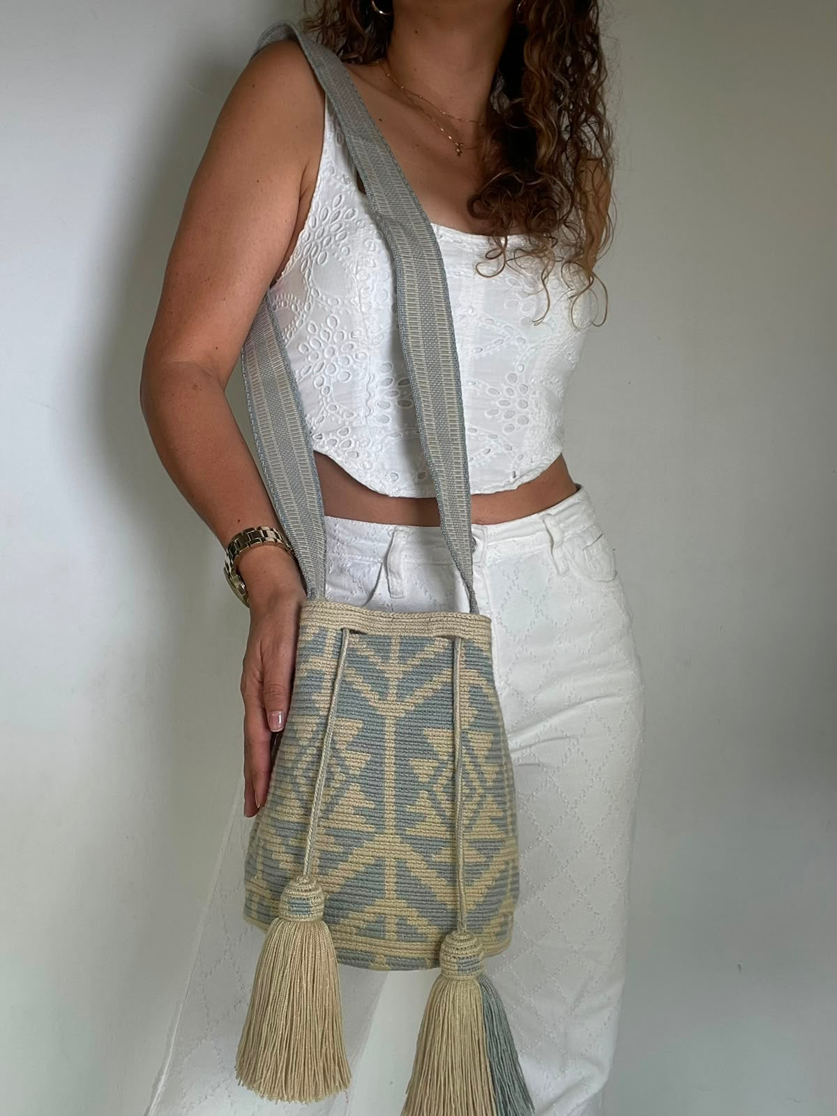 Wayuu Medium Exclusive Design 22 x 21
