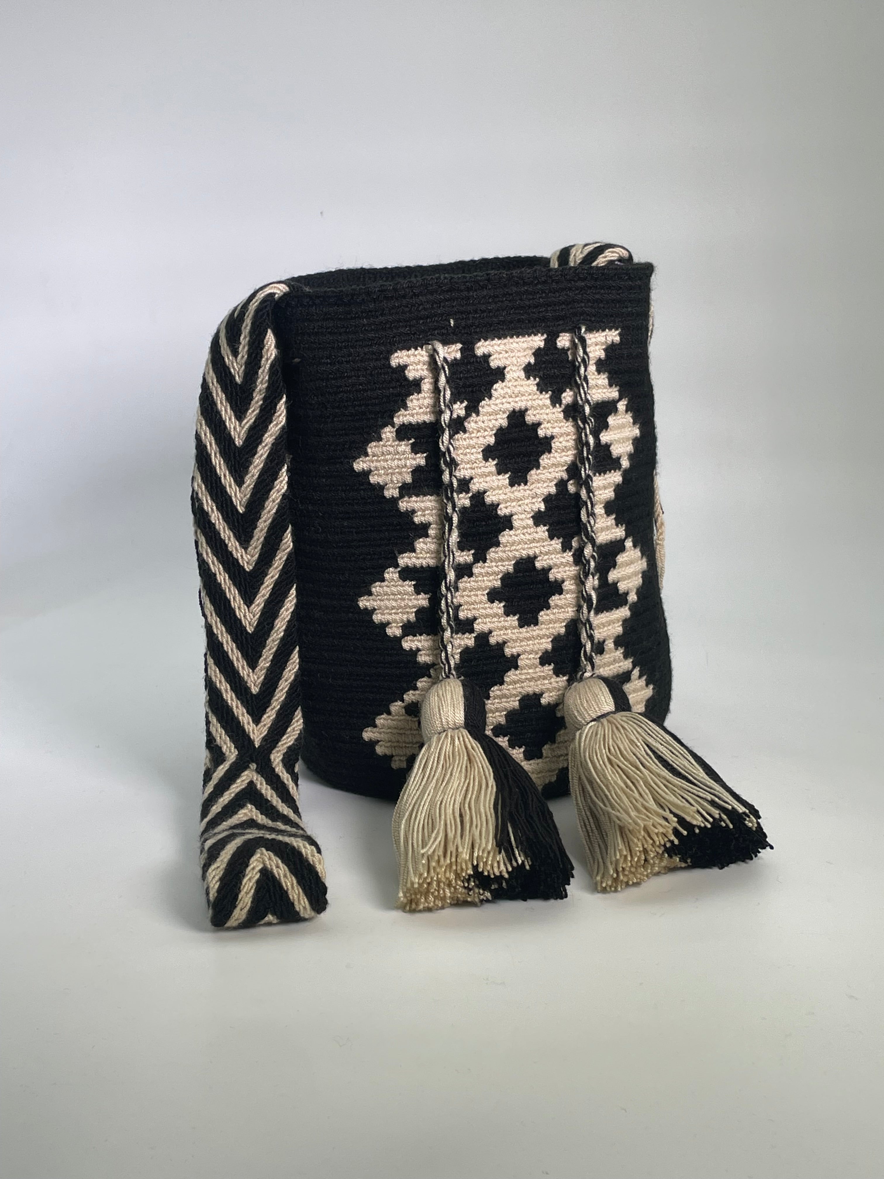 Wayuú Mediana tradicional 22 x 21