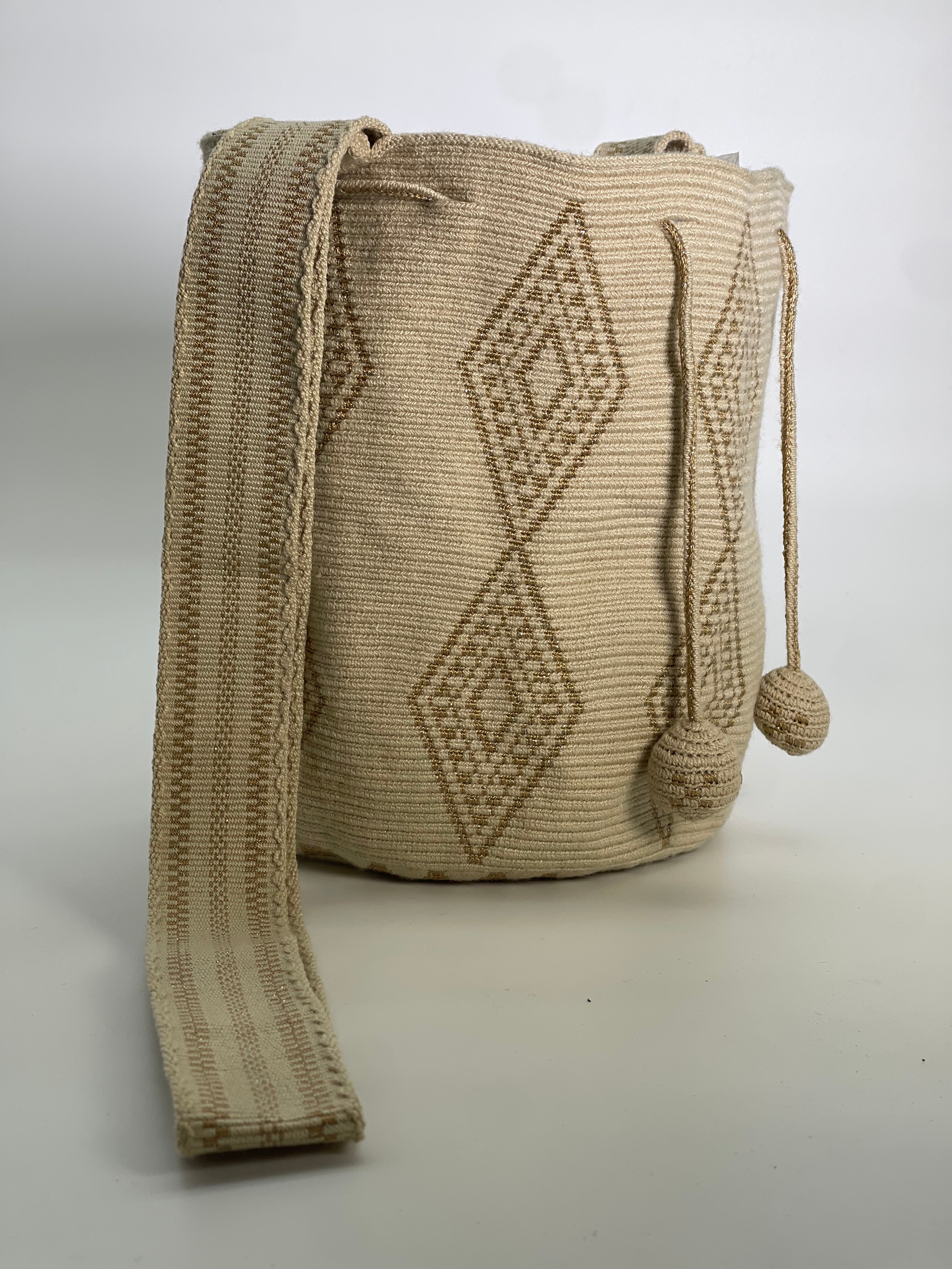 Mediana Hilo De Seda diseño Una Hebra 22 x 21