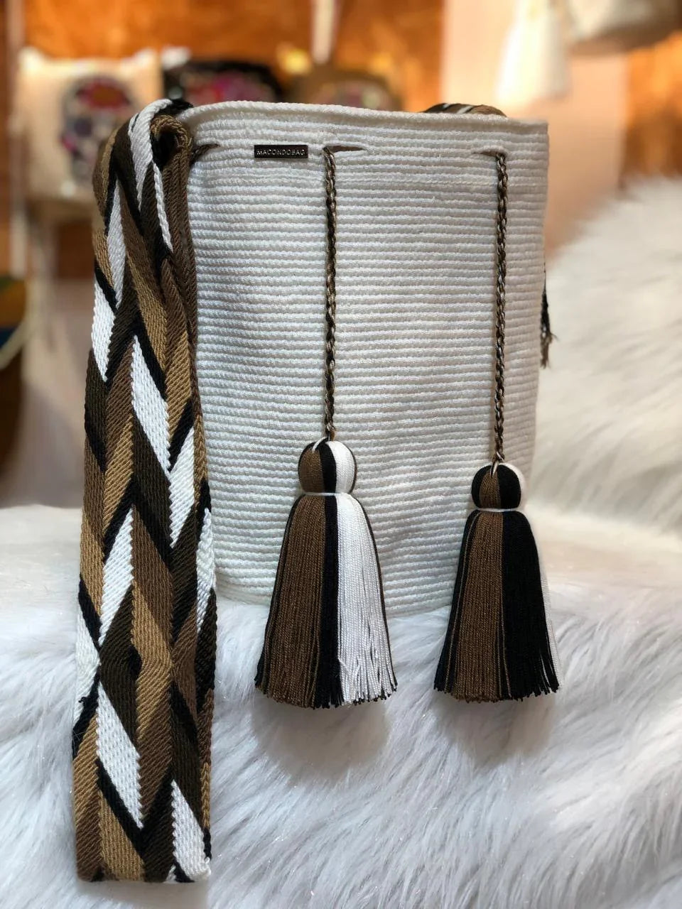 Wayuú Unicolor Grande Tradicional 29 x 29