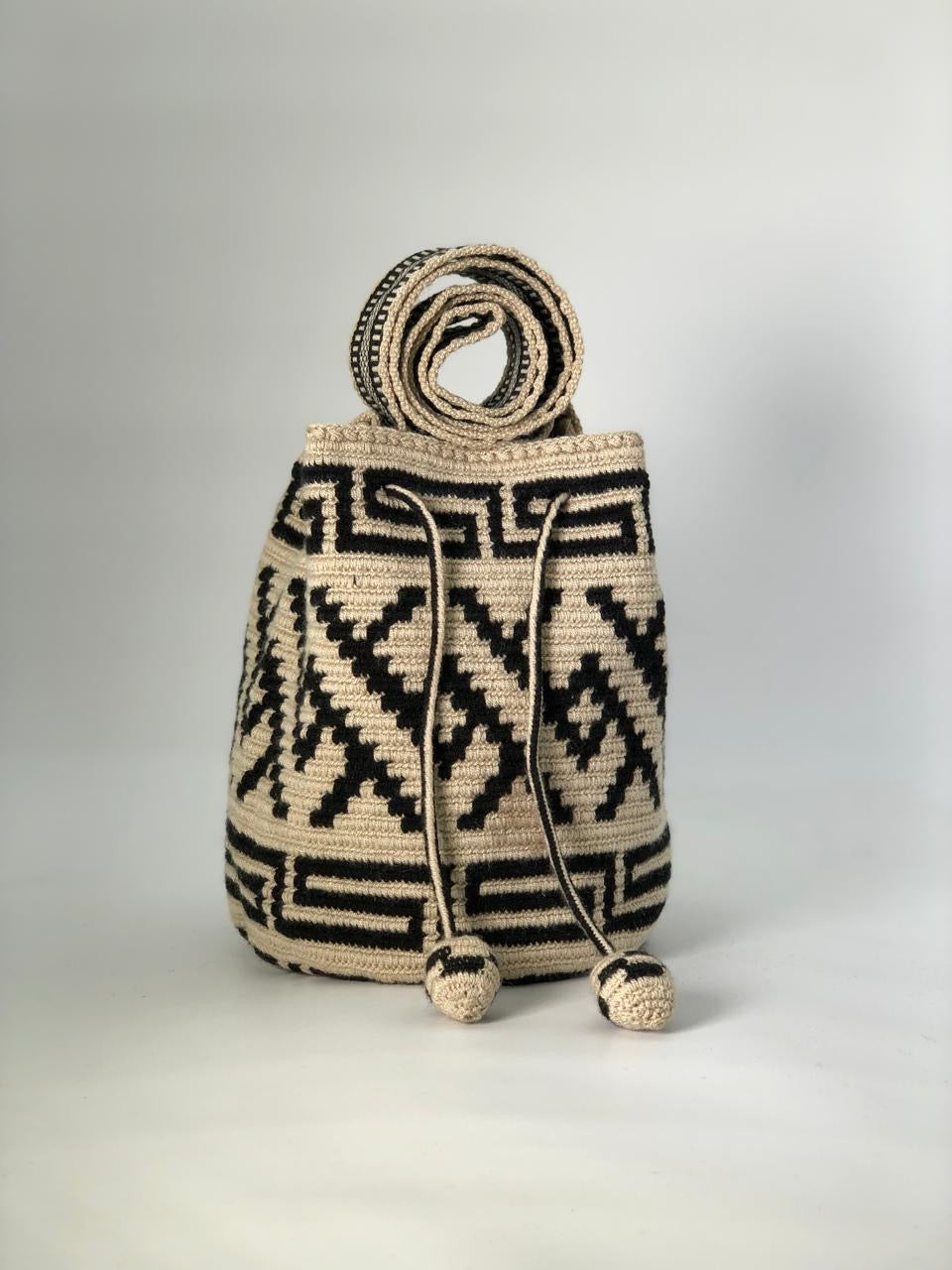 Wayuú Mediana Exclusive Nudos 22 x 21