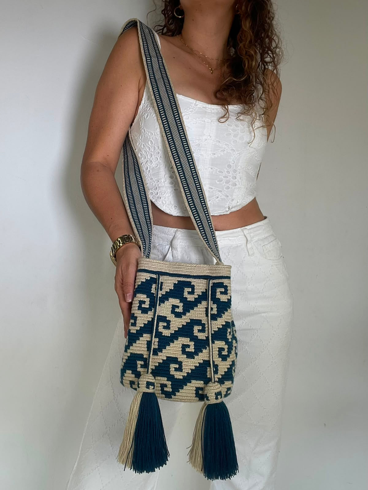Wayuu Medium Exclusive Design 22 x 21