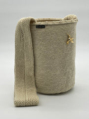 Exclusive Prendedor Unicolor Beige Pequeña 22 x 18
