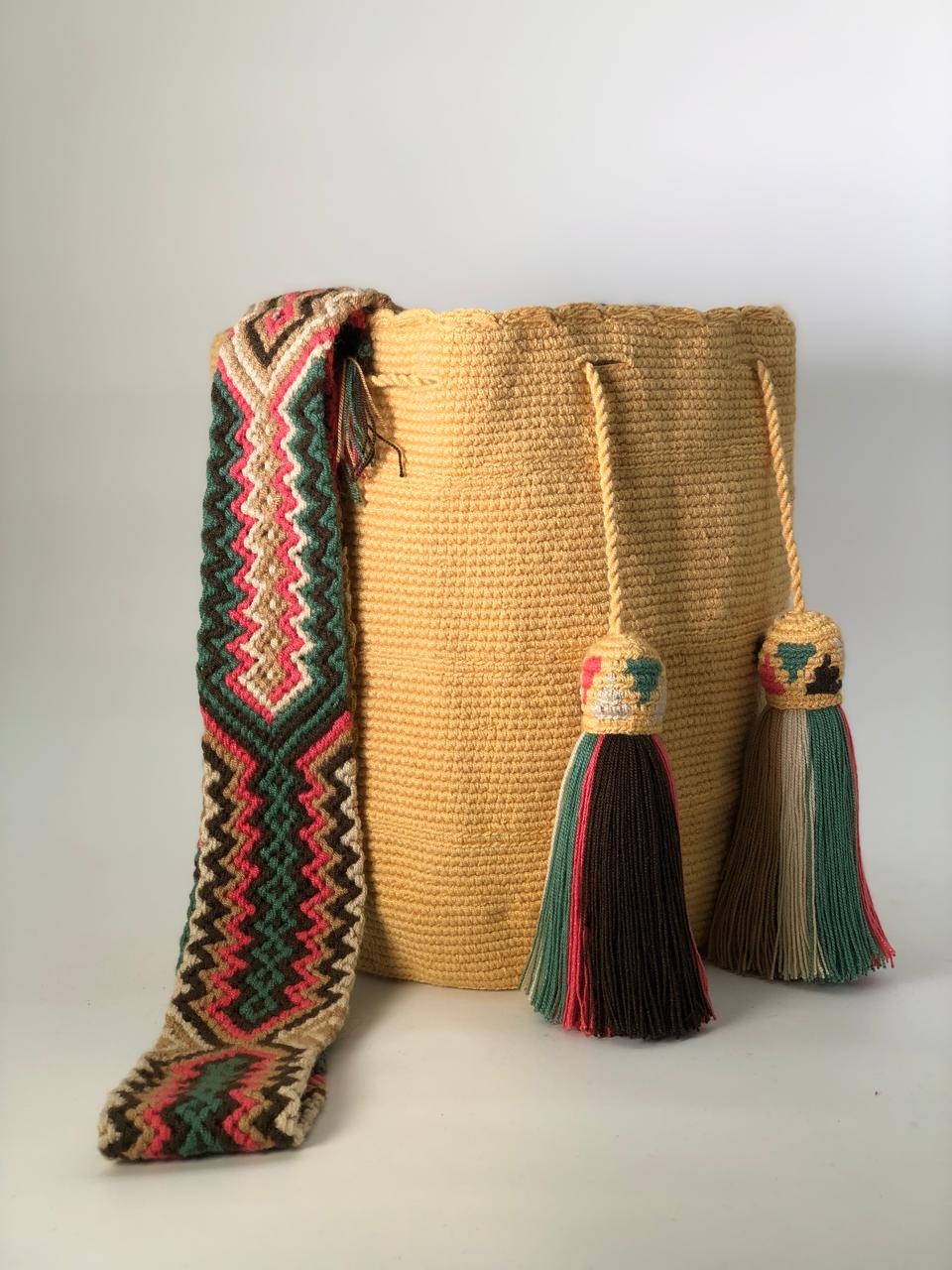 Wayuu Large Solid Color Traditional Macrame Garland 29 x 29