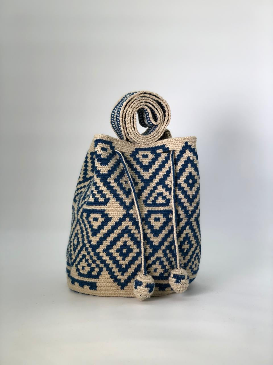 Wayuú Mediana Exclusive Nudos 22 x 21
