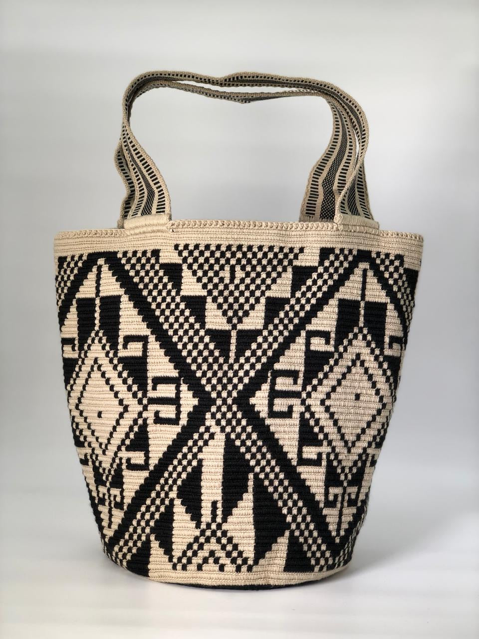 Wayuu backpack 40 x 35