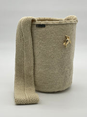 Exclusive Prendedor Unicolor Beige Pequeña 22 x 18