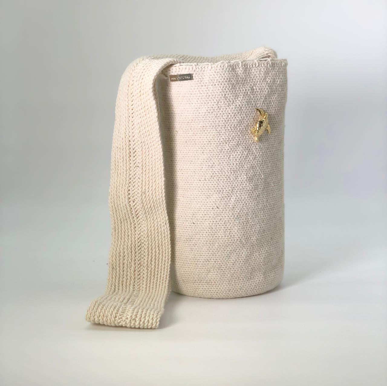 Exclusive Prendedor Unicolor Blanca hueso Mediana 27 x 24