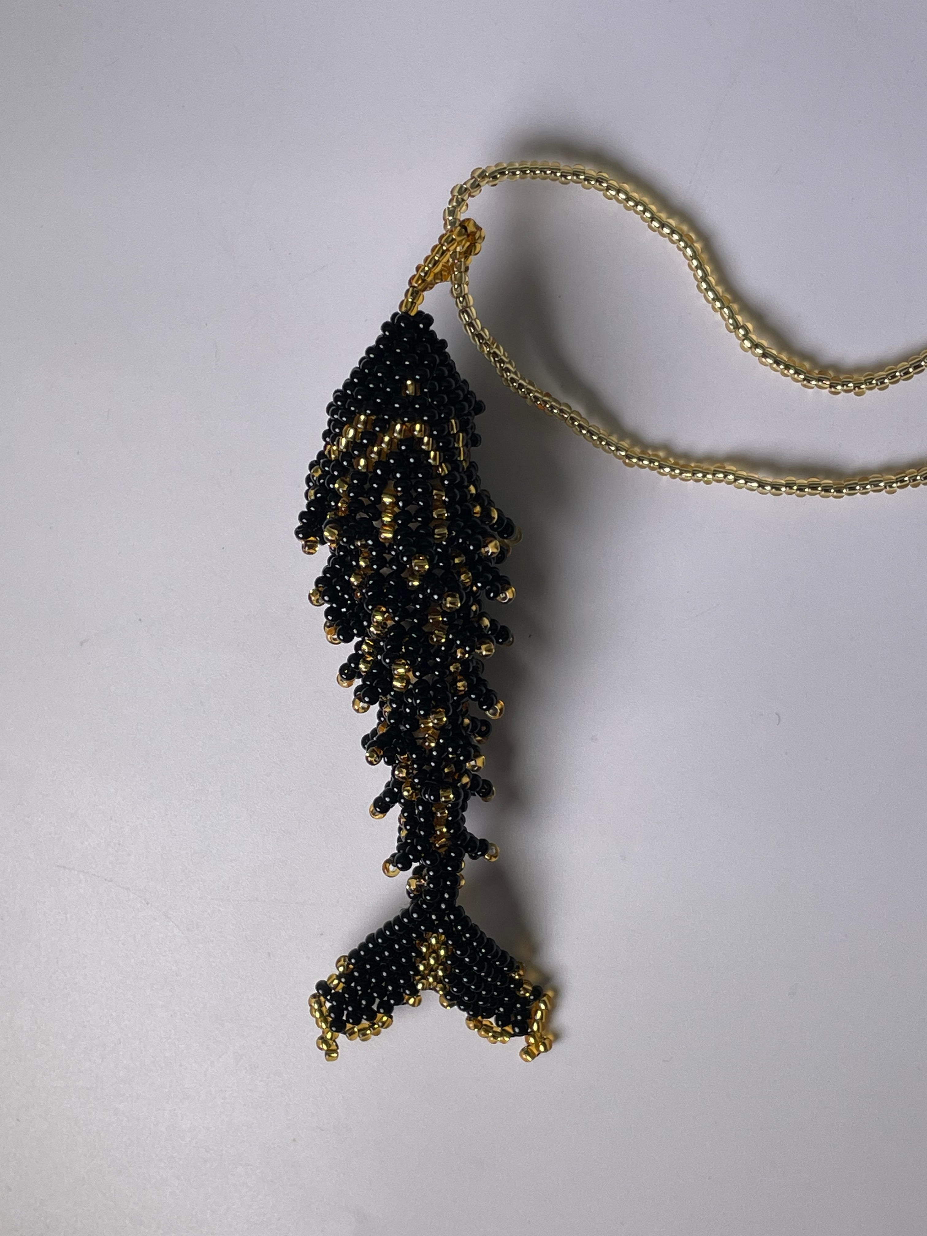 Collar Pez Macondo Mostacilla