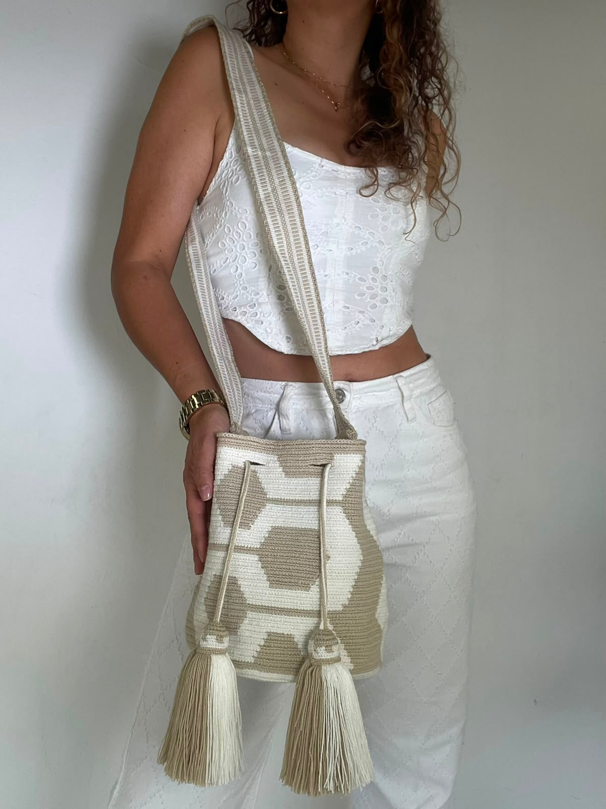 Wayuu Medium Exclusive Design 22 x 21