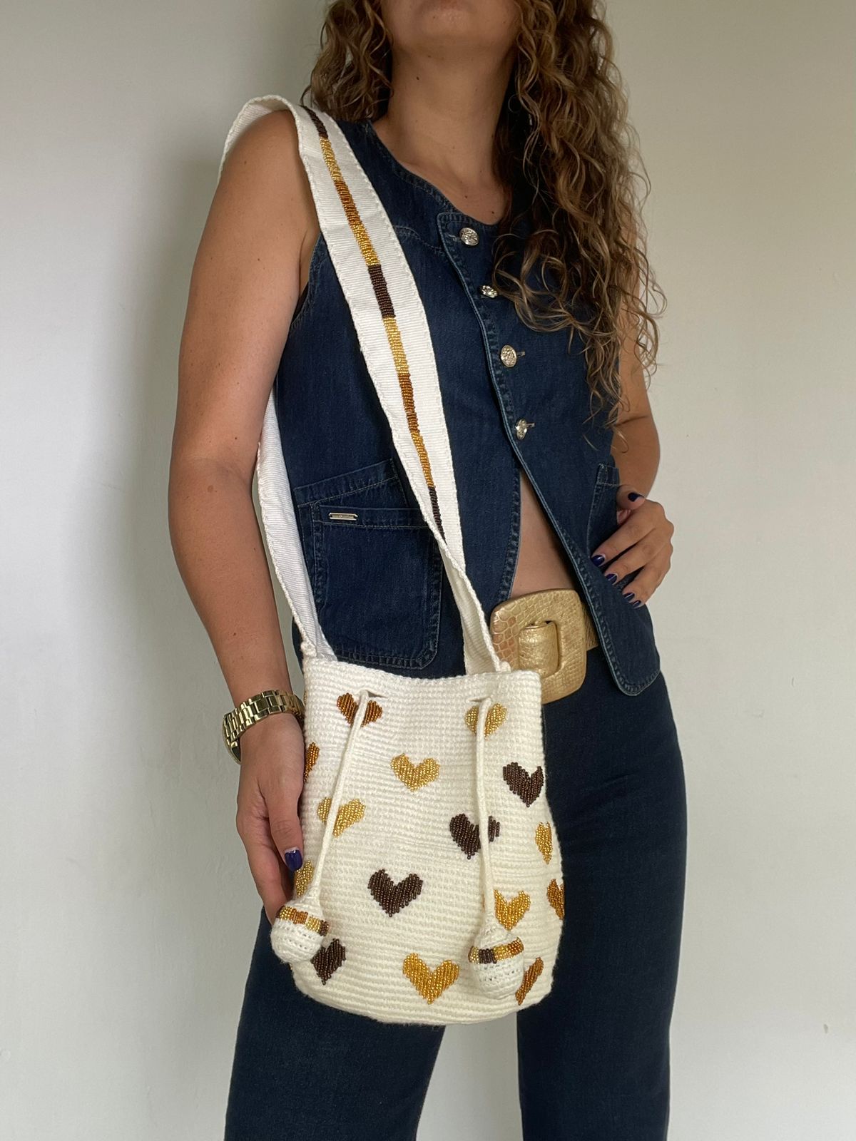 Wayuu Embroidered Hearts Medium 22 x 23