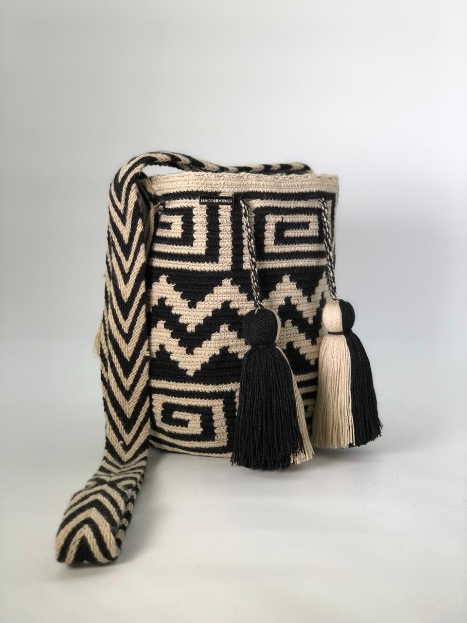 Wayuú Mediana tradicional 22 x 21