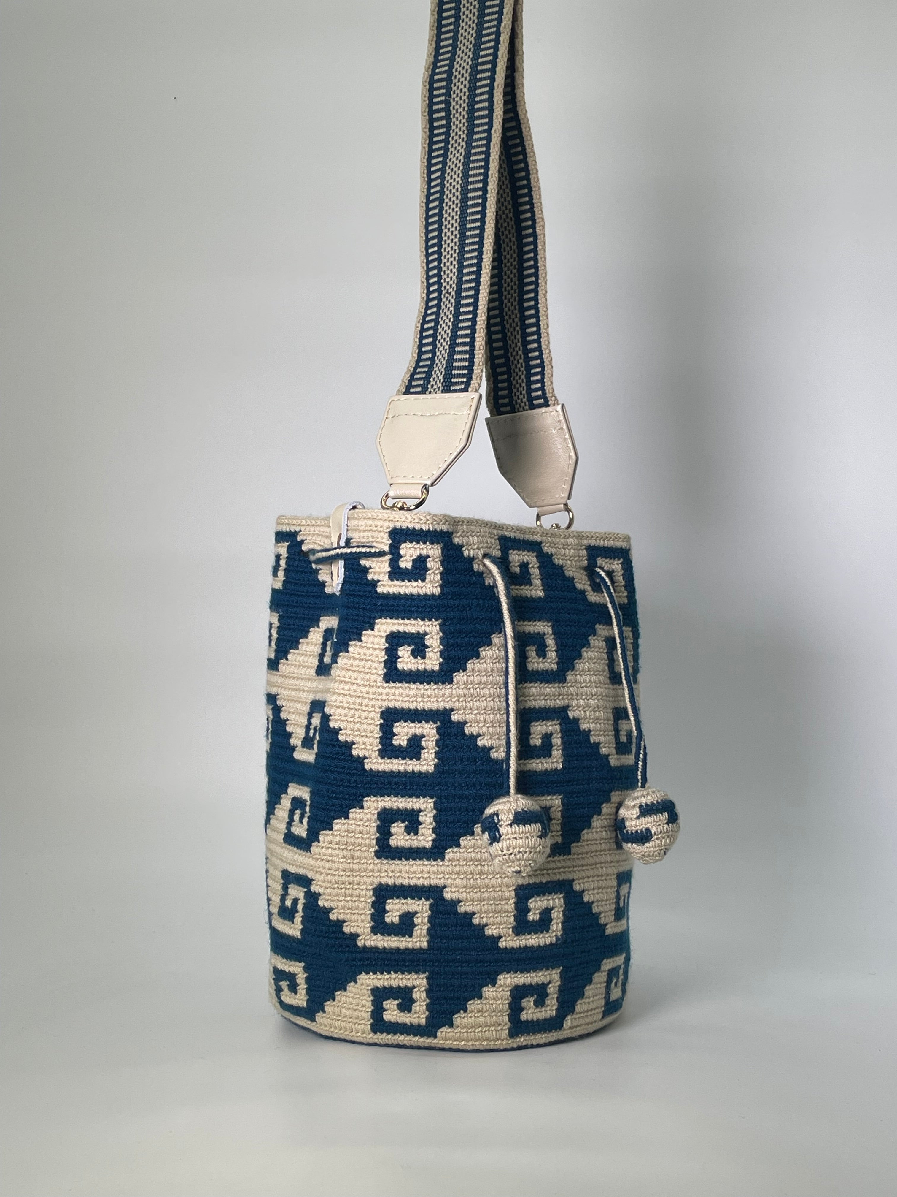 Mochila mediana diseño Gaza exclusive 22x24